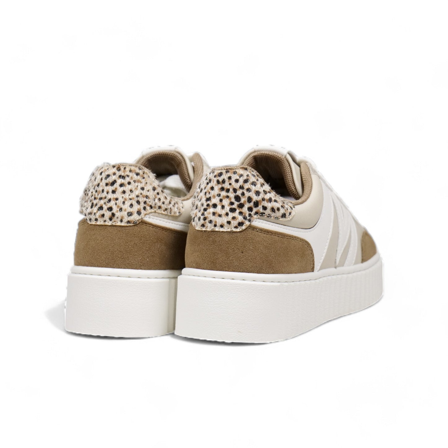 Zapatos planos letra M con leopardo